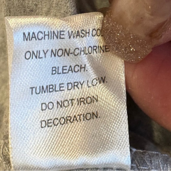 The.Black Dog Martha’s Vineyard Classic Dog 2022 Grey T-shirt - Picture 5 of 6